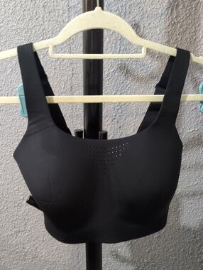 Victoria's Secret Black Seamless Support Sports Bra